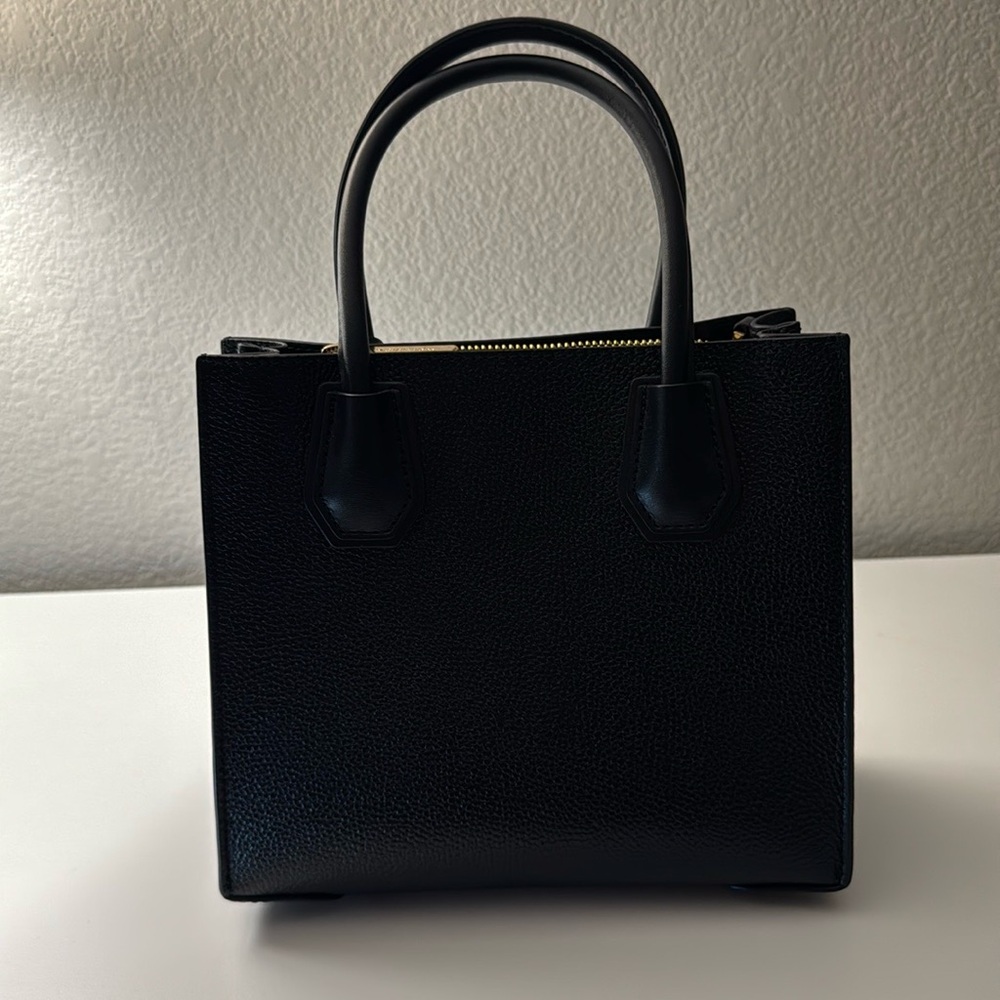 Michael Kors Crossbody - Picture 4 of 9